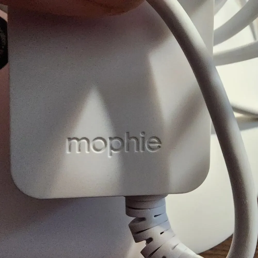 Mophie UV Sterilizer with Wireless Charging